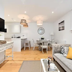 The Mews - Stylish & Central Townhouse, Up To 6 Guests Brighton
